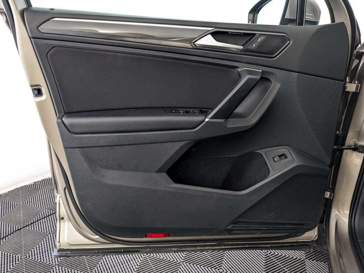 Volkswagen Tiguan б/у, 2018, Роботизированная. Фото: #14