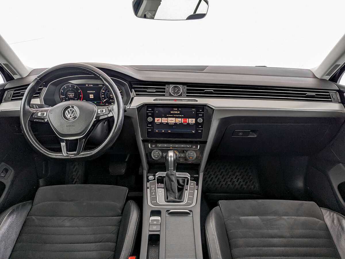 Volkswagen Passat б/у, 2017, Роботизированная. Фото: #13