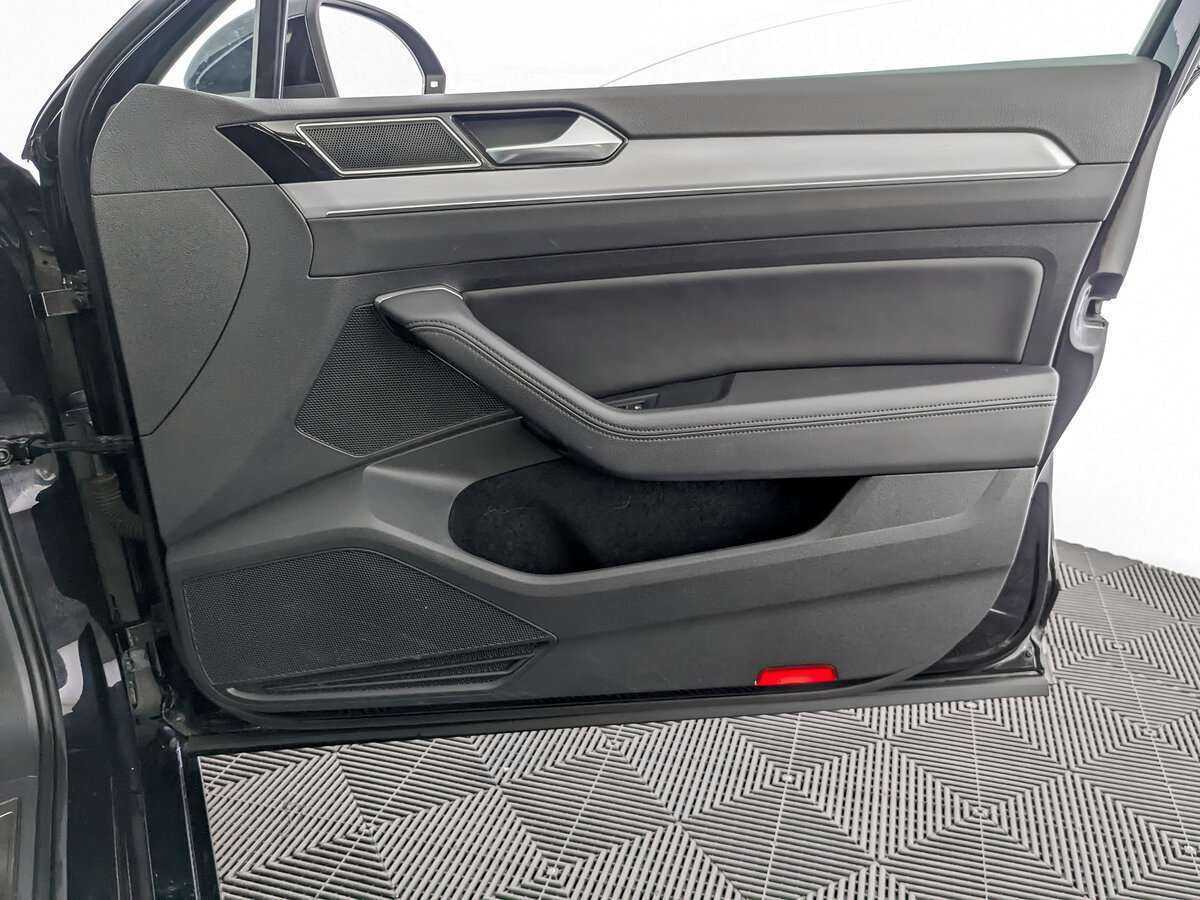 Volkswagen Passat б/у, 2017, Роботизированная. Фото: #24