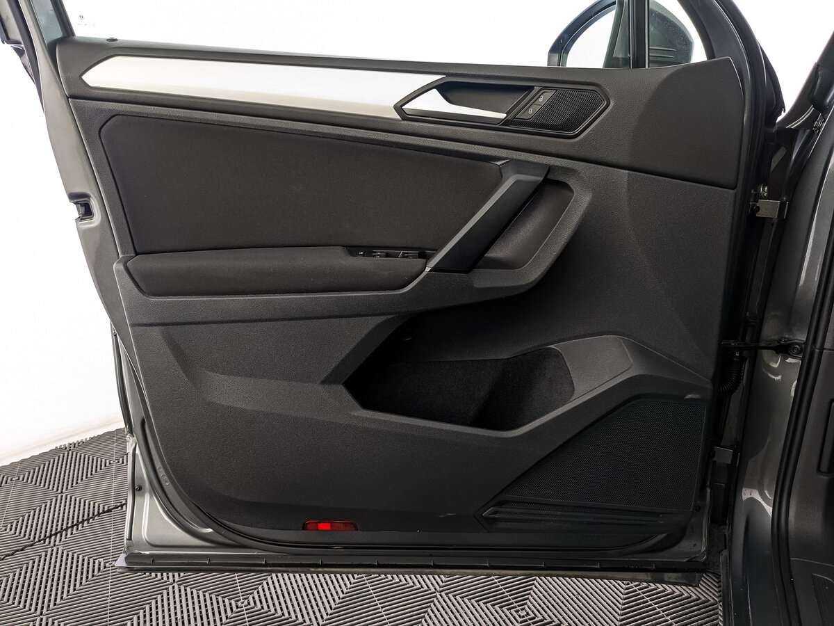 Volkswagen Tiguan б/у, 2021, Роботизированная. Фото: #12