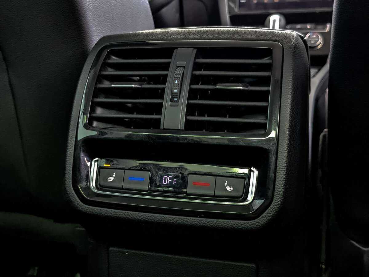 Volkswagen Passat б/у, 2019, Роботизированная. Фото: #21