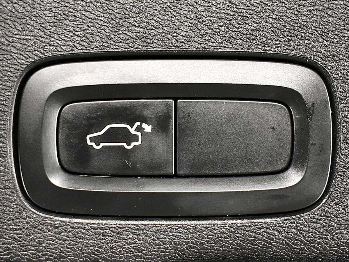 Volvo XC60 б/у, 2018, Автоматическая. Фото: #20