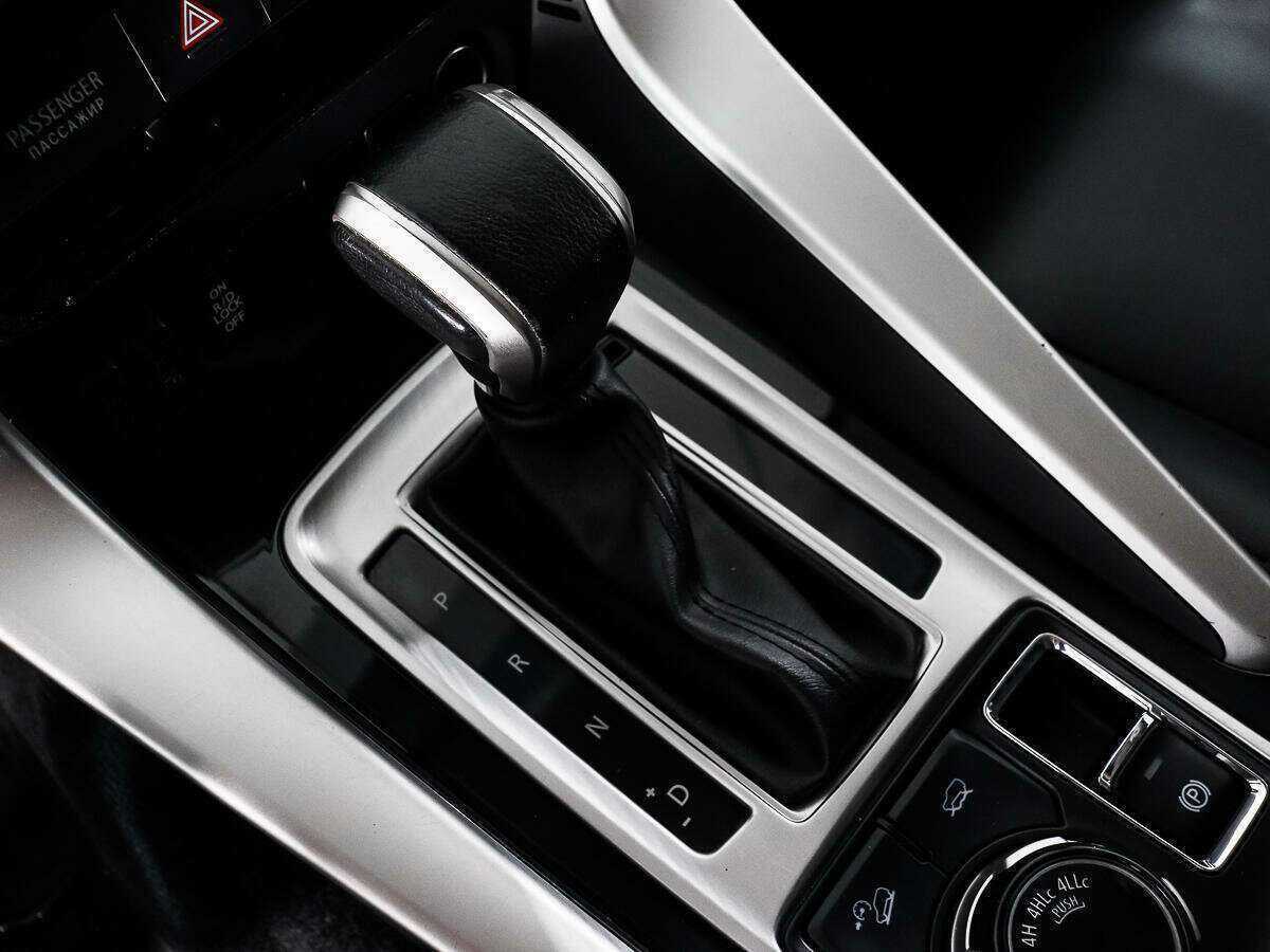 Mitsubishi Pajero Sport б/у, 2016, Автоматическая. Фото: #10