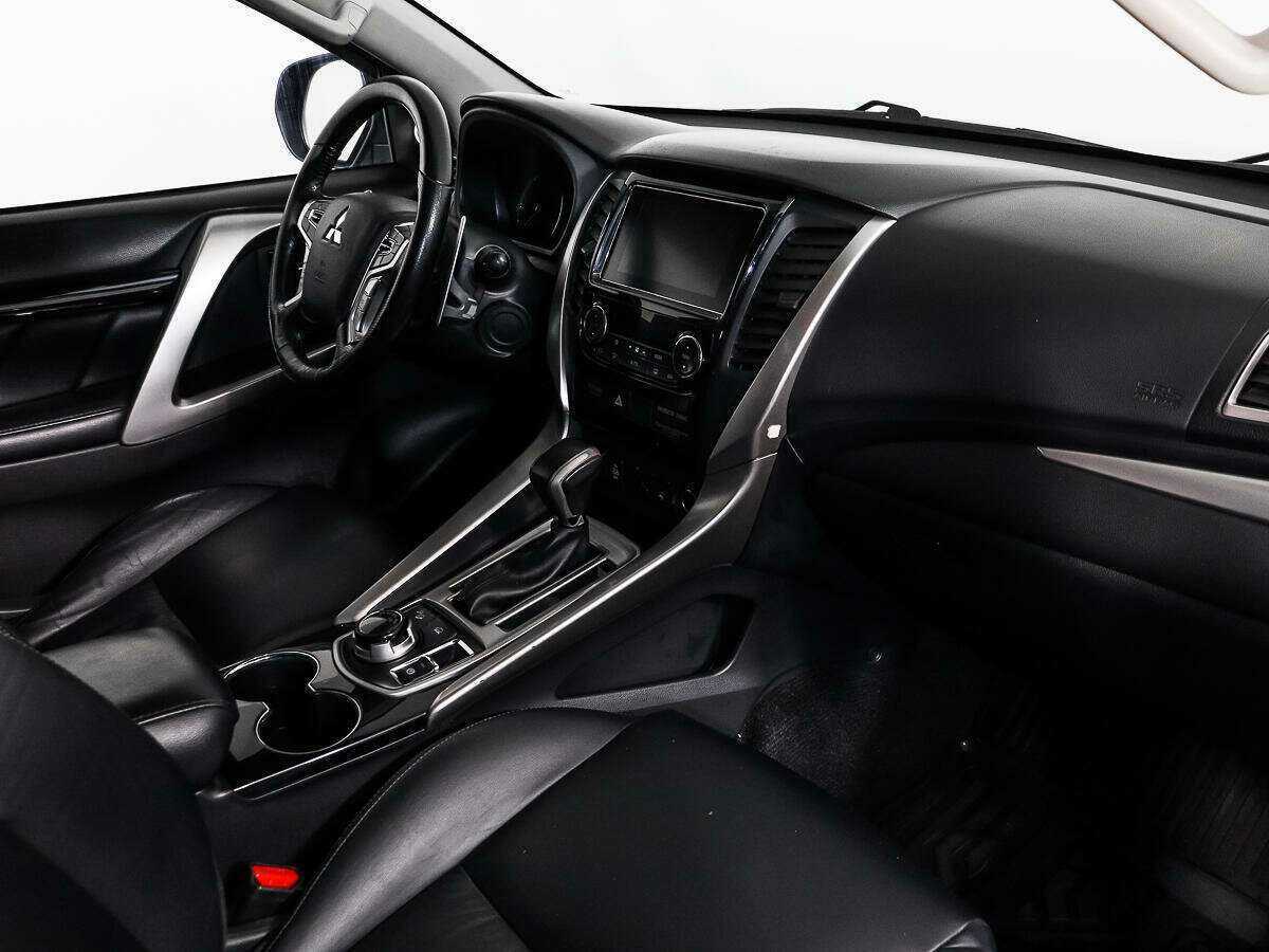 Mitsubishi Pajero Sport б/у, 2016, Автоматическая. Фото: #12