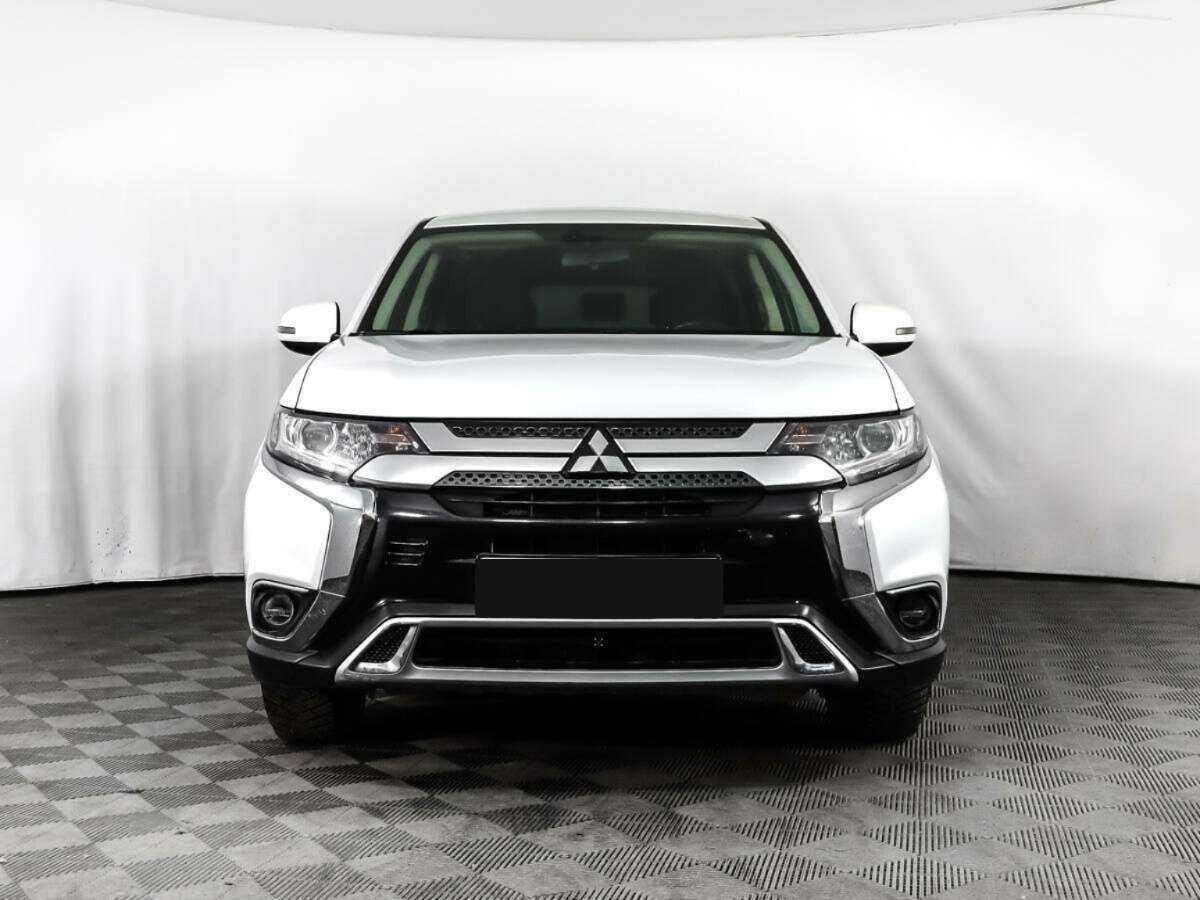 Mitsubishi Outlander б/у, 2018, Вариатор. Фото: #1