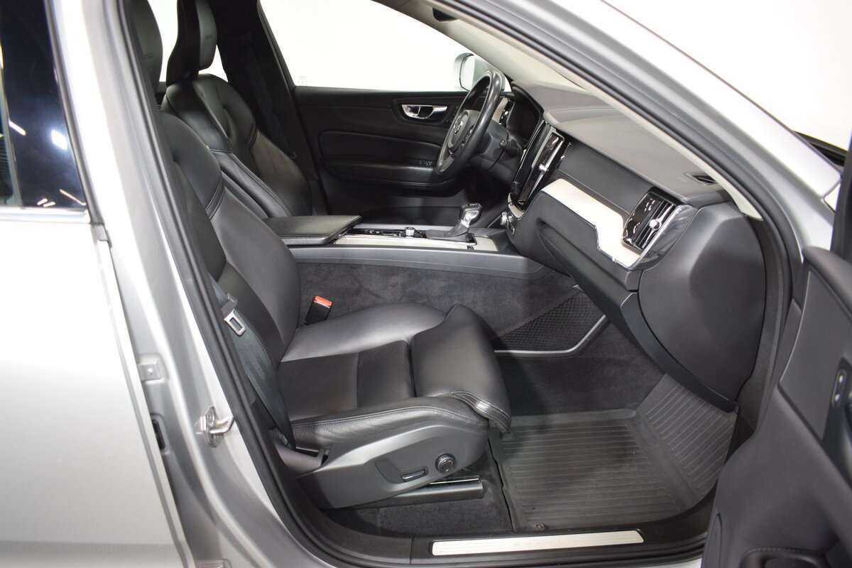 Volvo XC60 б/у, 2020, Автоматическая. Фото: #12