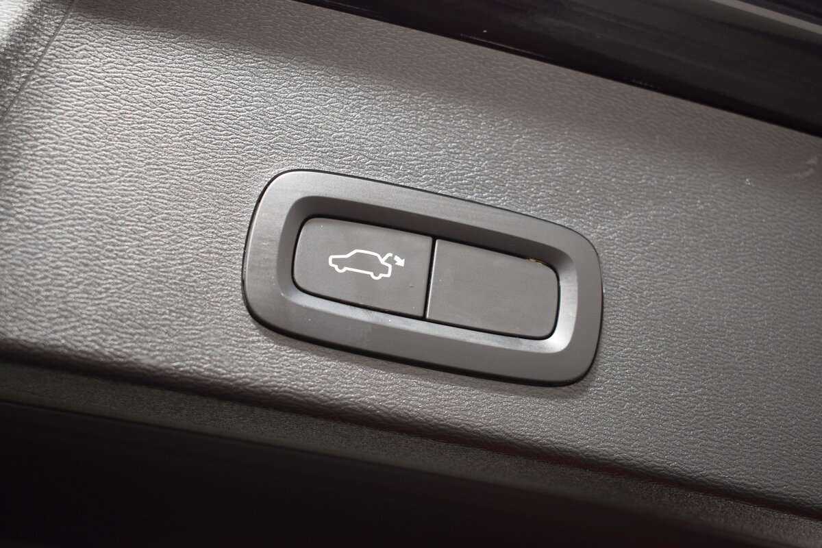 Volvo XC40 б/у, 2019, Автоматическая. Фото: #6