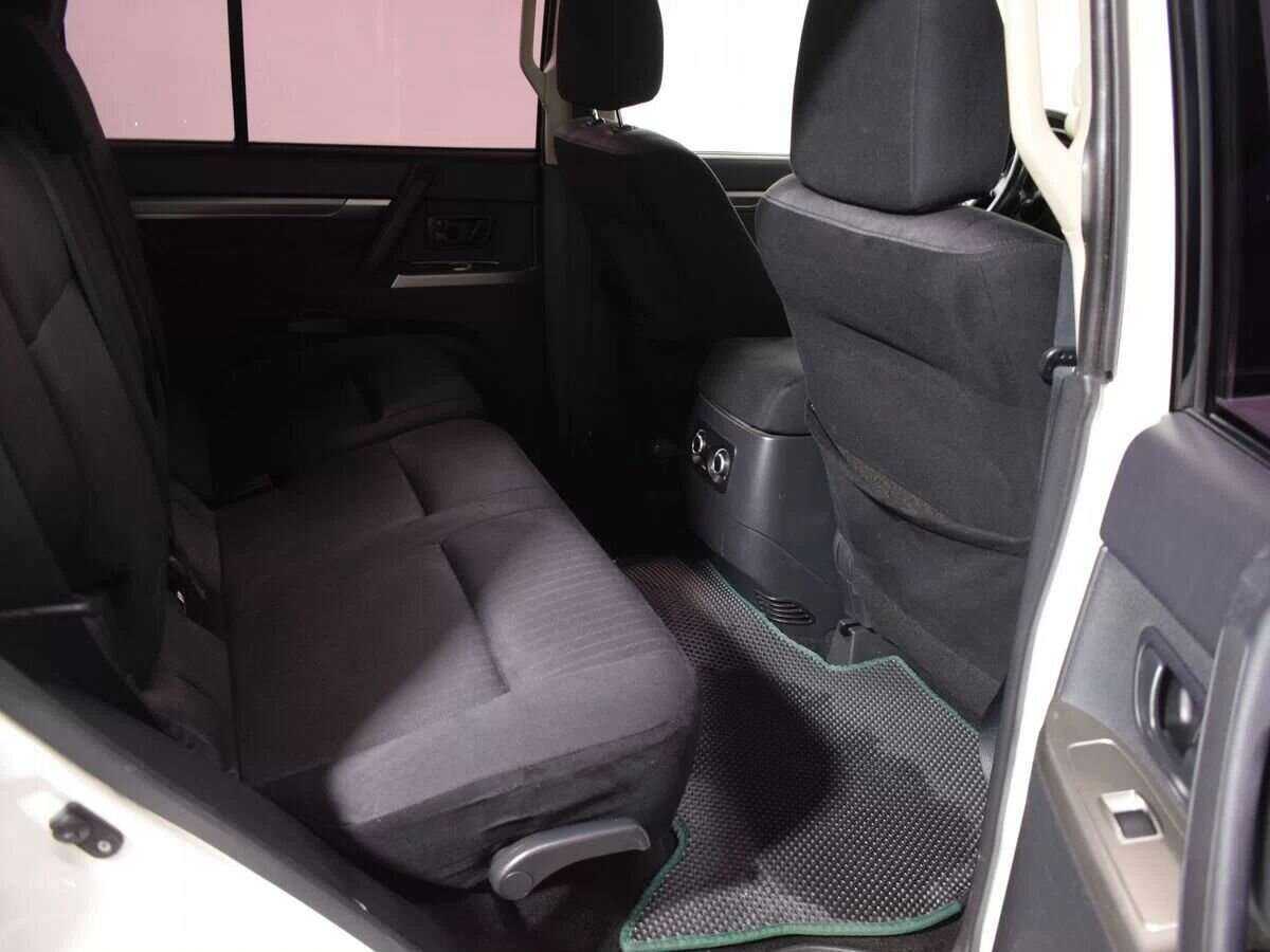 Mitsubishi Pajero б/у, 2015, Автоматическая. Фото: #8