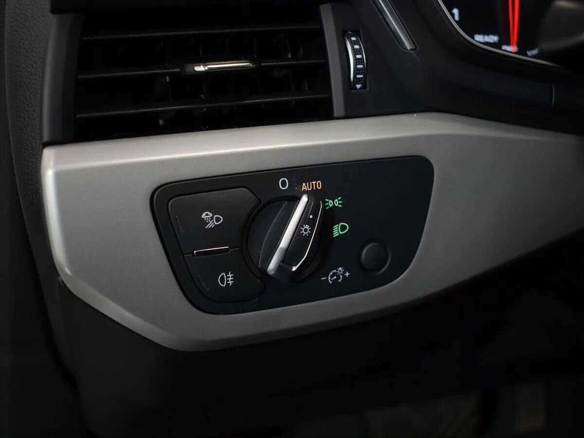 Audi A4 б/у, 2020, Роботизированная. Фото: #11