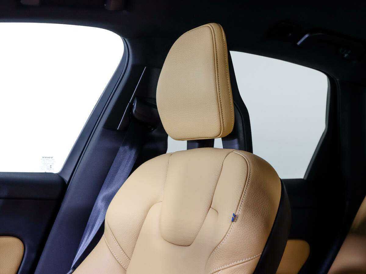 Volvo XC60 б/у, 2018, Автоматическая. Фото: #13