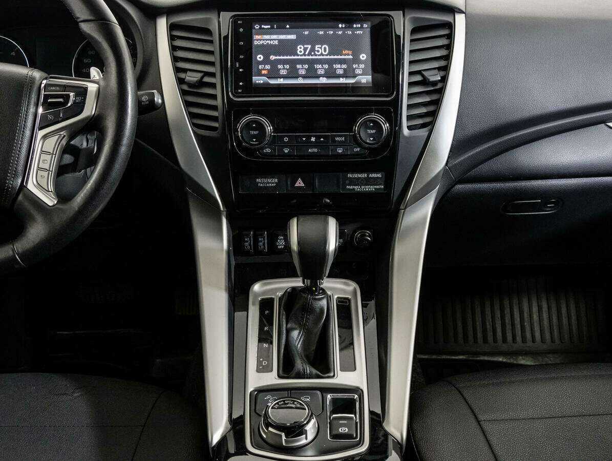 Mitsubishi Pajero Sport б/у, 2017, Автоматическая. Фото: #12