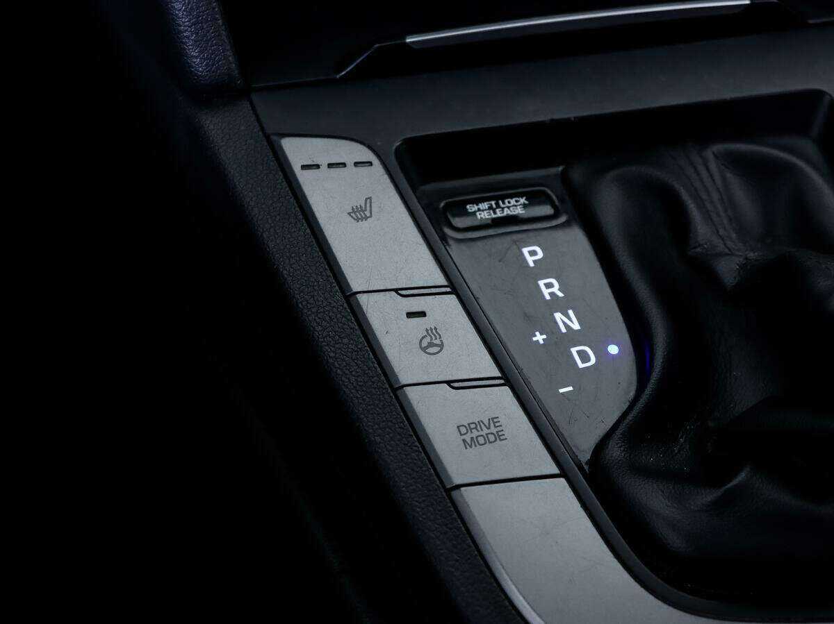 Хендай Елантра б/у, 2017, Автоматическая. Фото: #11