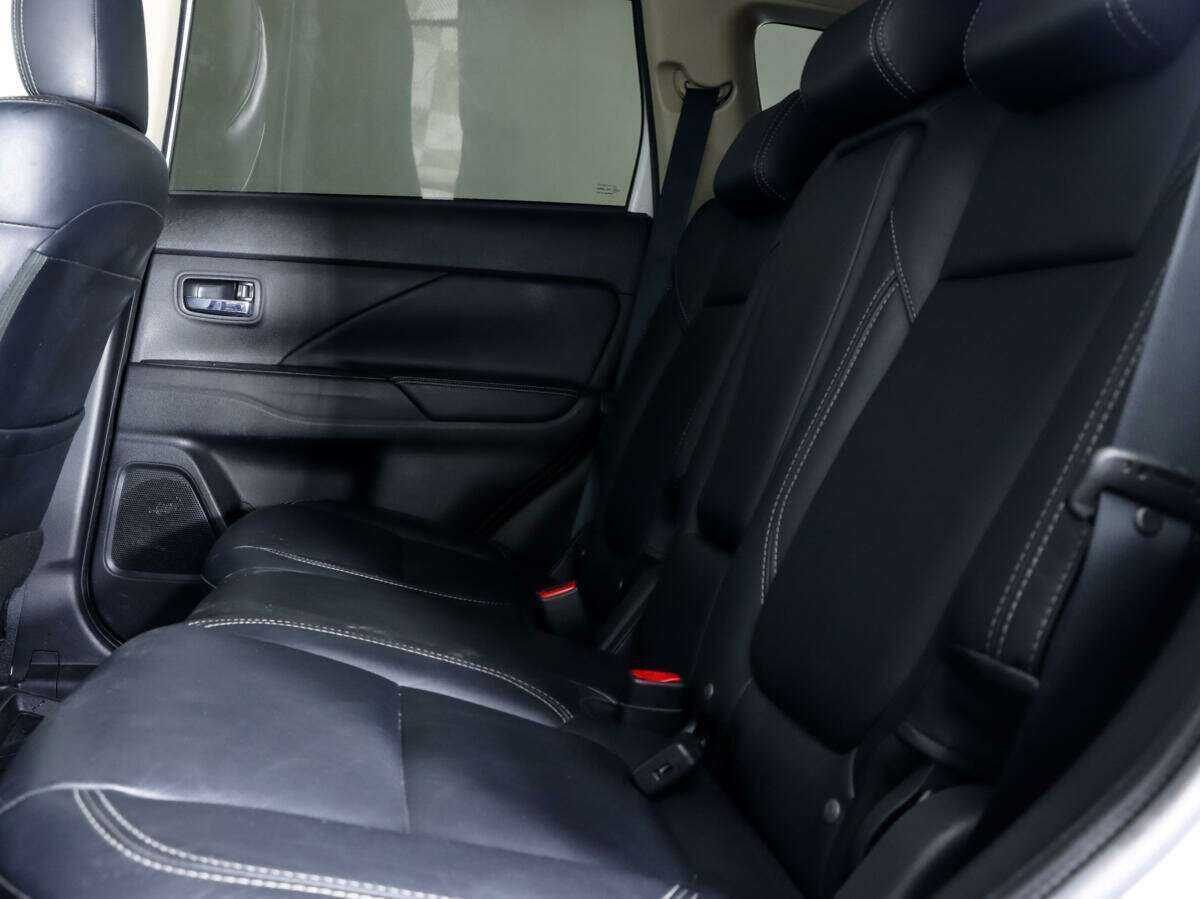 Mitsubishi Outlander б/у, 2021, Вариатор. Фото: #10