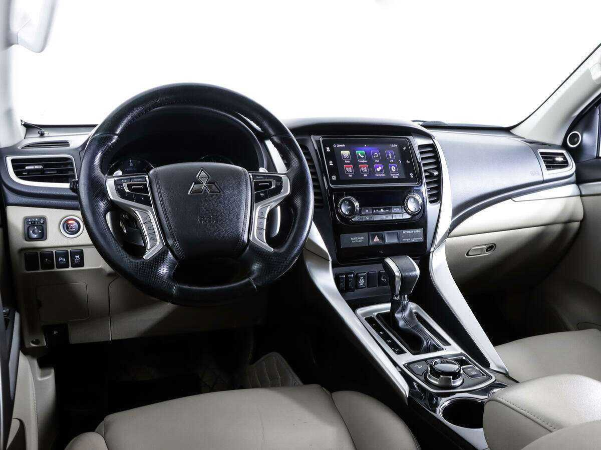 Mitsubishi Pajero Sport б/у, 2017, Автоматическая. Фото: #14