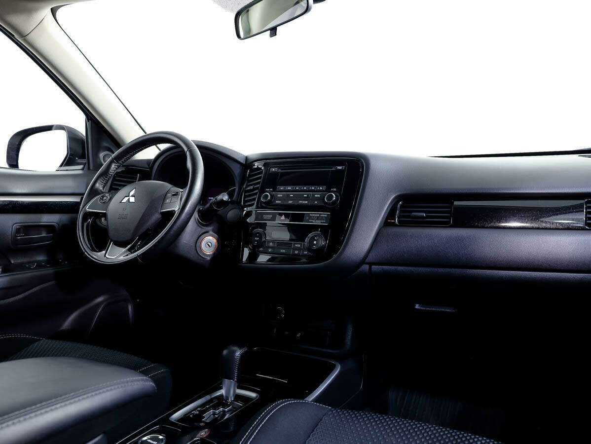 Mitsubishi Outlander б/у, 2018, Вариатор. Фото: #8