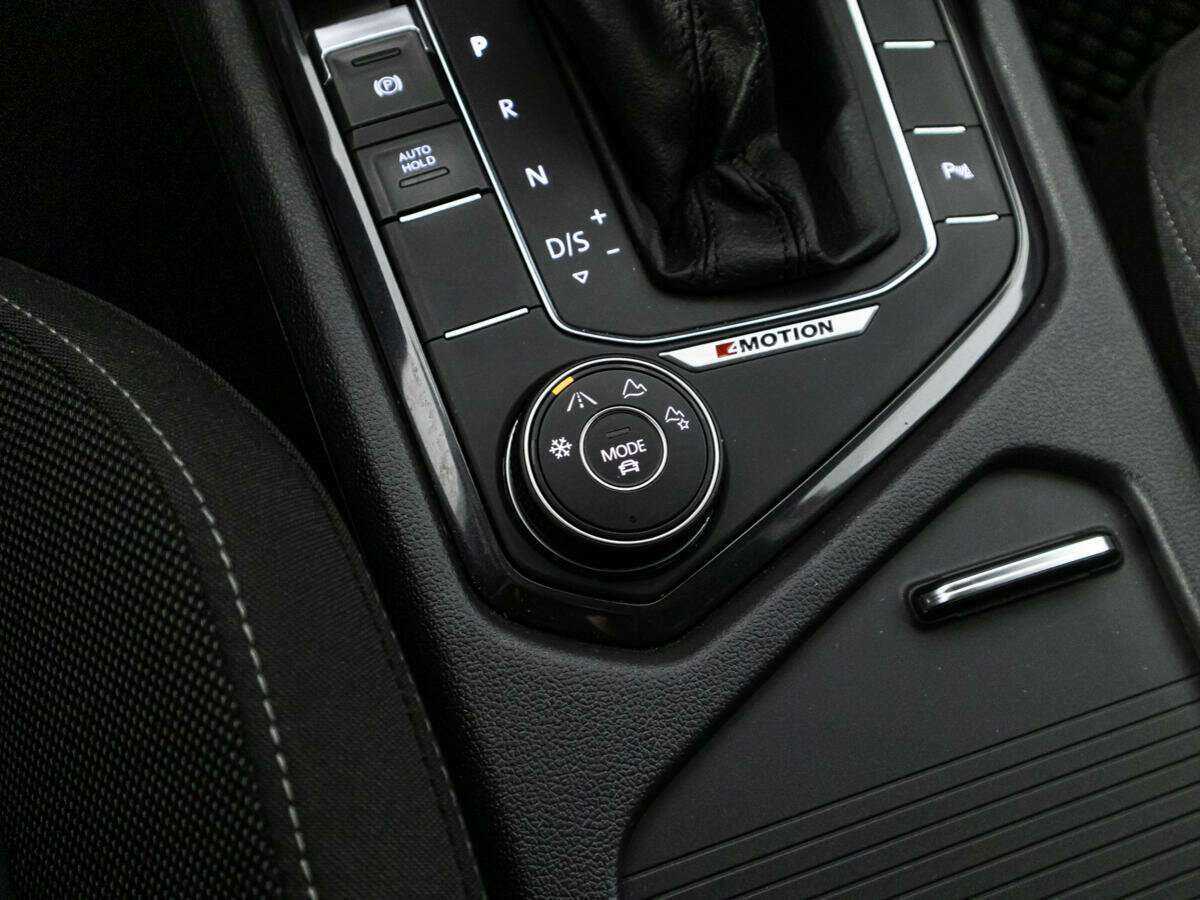 Volkswagen Tiguan б/у, 2018, Роботизированная. Фото: #17