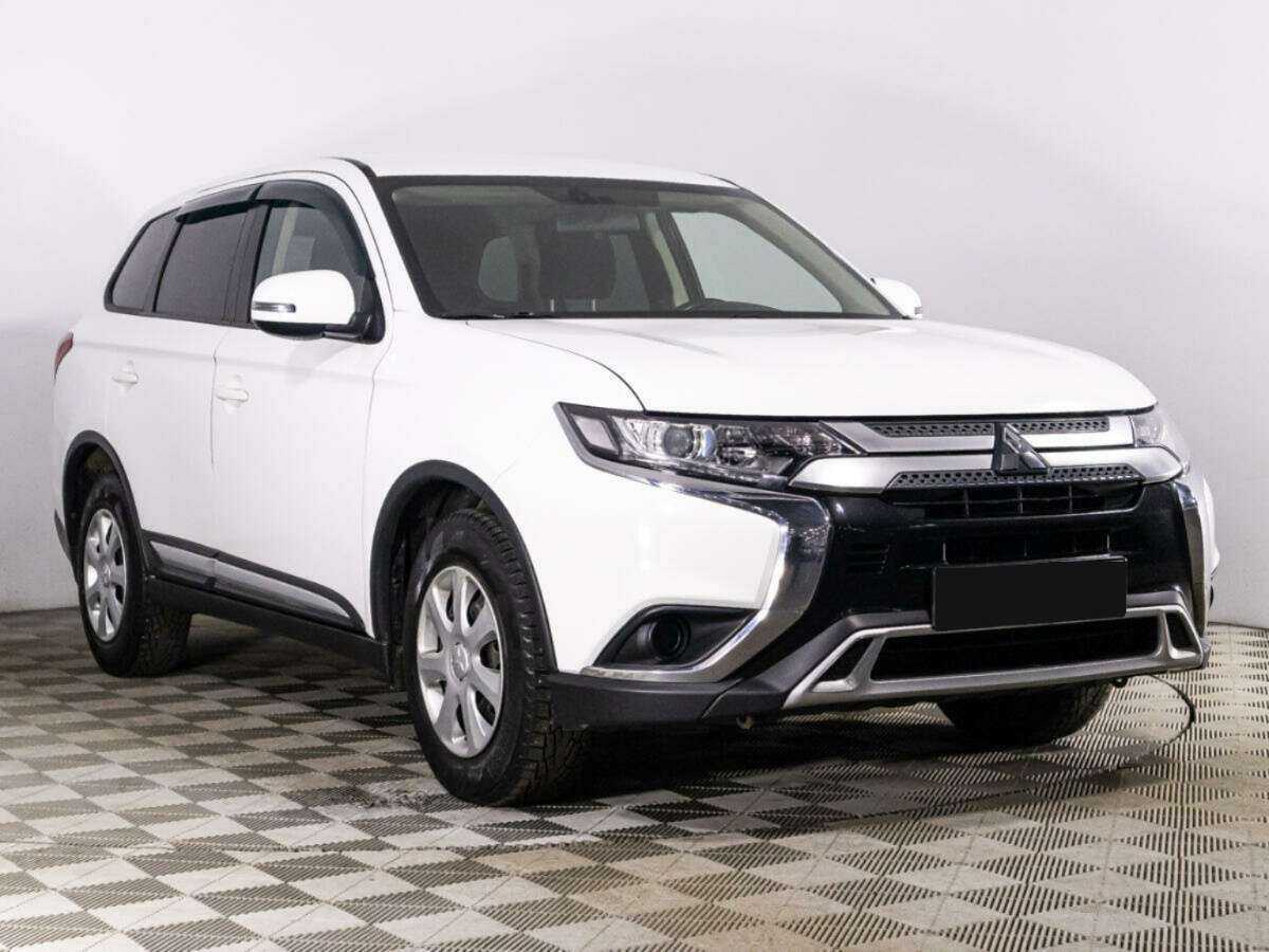 Mitsubishi Outlander б/у, 2019, Вариатор. Фото: #2