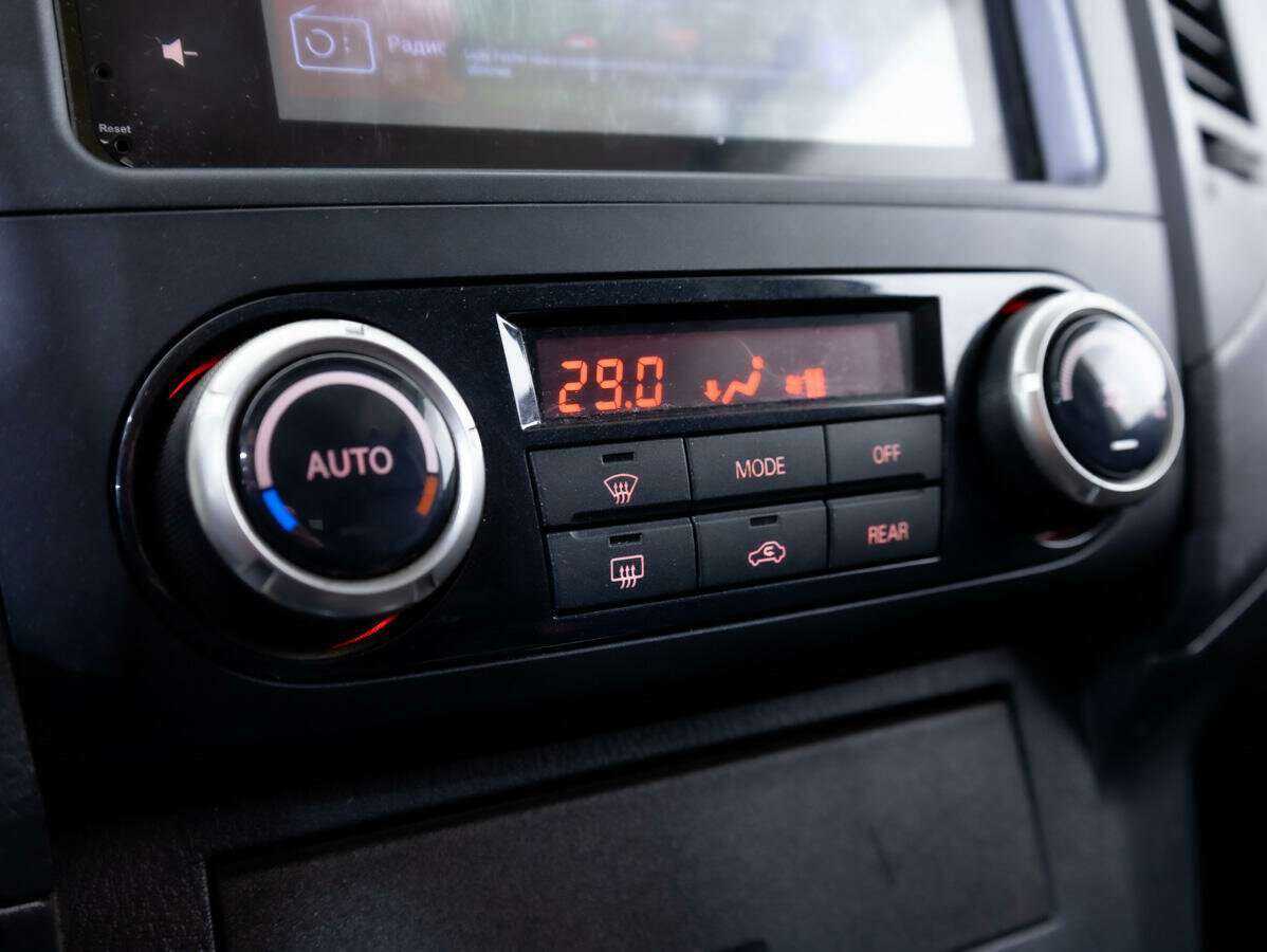 Mitsubishi Pajero б/у, 2013, Механическая. Фото: #12