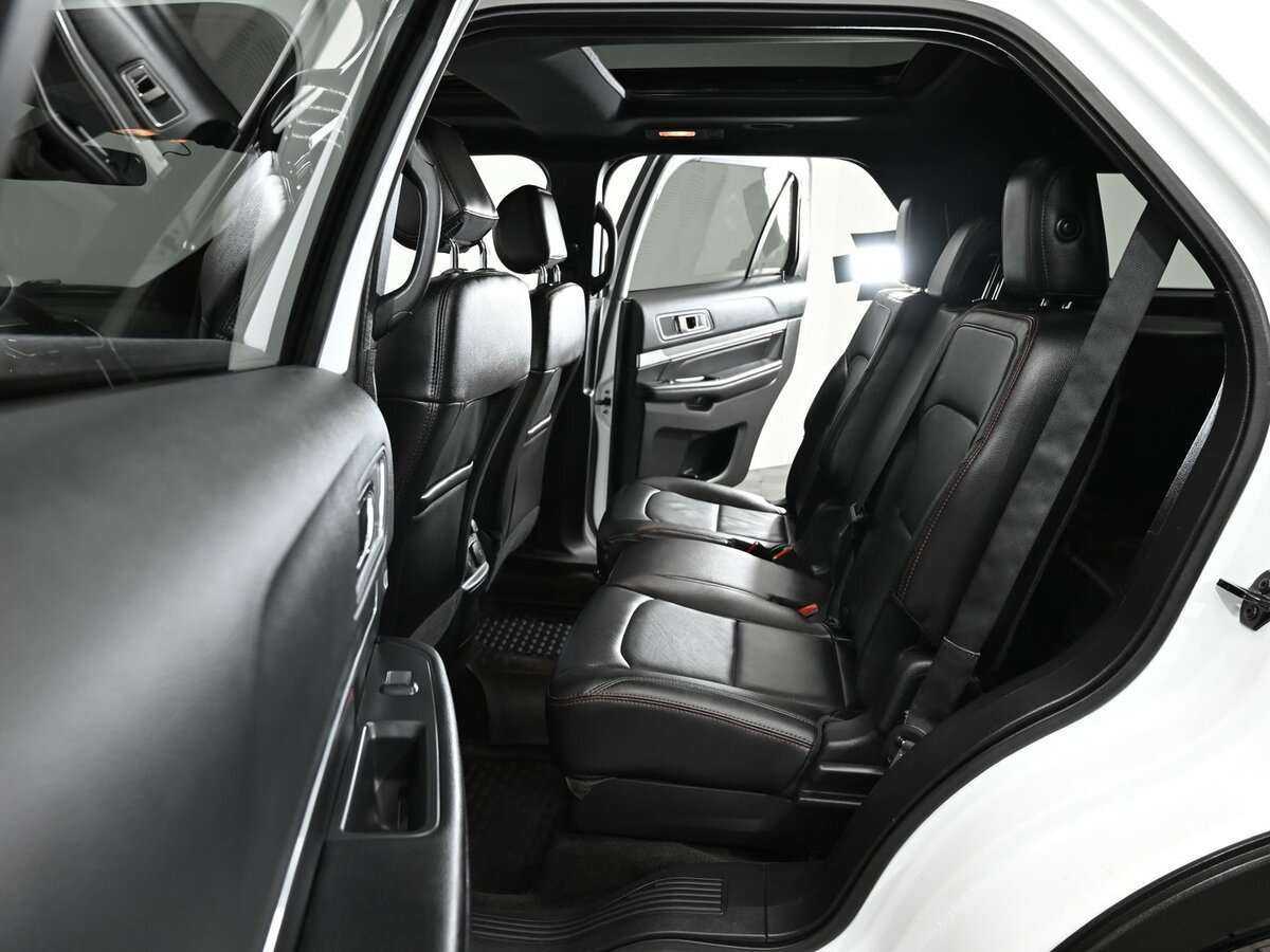 Ford Explorer б/у, 2015, Автоматическая. Фото: #17