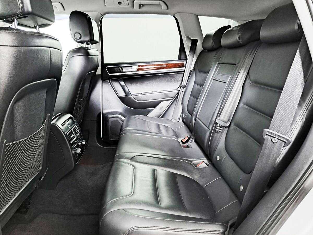 Volkswagen Touareg б/у, 2012, Автоматическая. Фото: #9