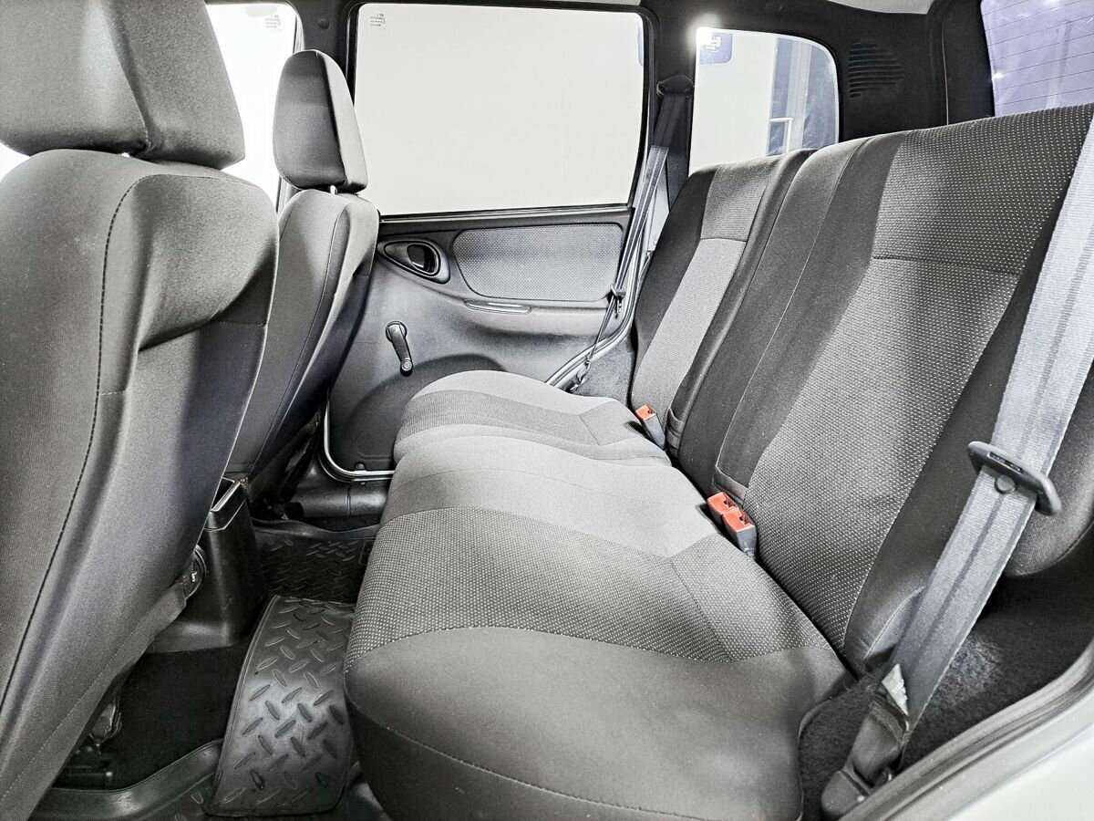 Chevrolet Niva б/у, 2013, Механическая. Фото: #9