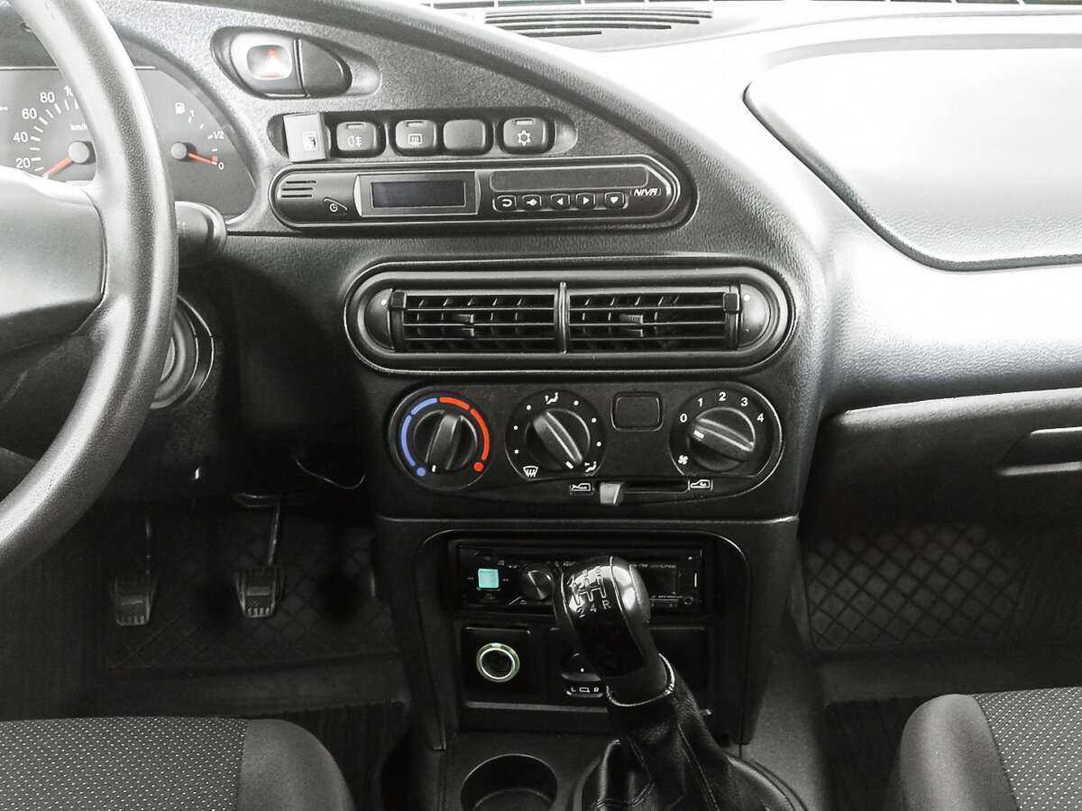 Chevrolet Niva б/у, 2014, Механическая. Фото: #12