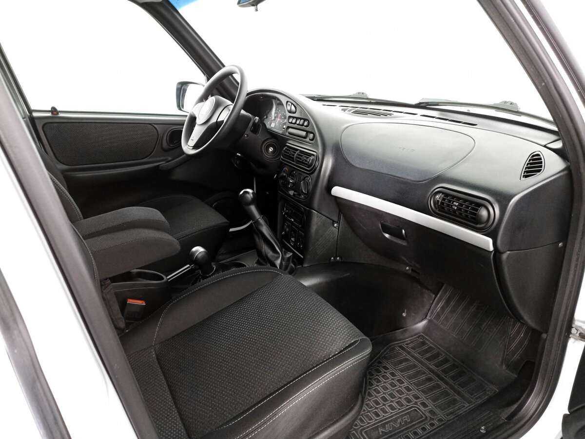 Chevrolet Niva б/у, 2016, Механическая. Фото: #6