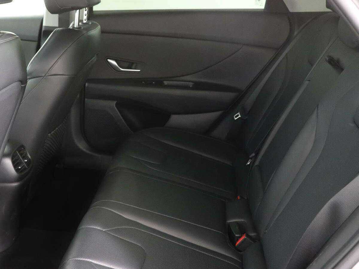 Hyundai Elantra б/у, 2021, Автоматическая. Фото: #8