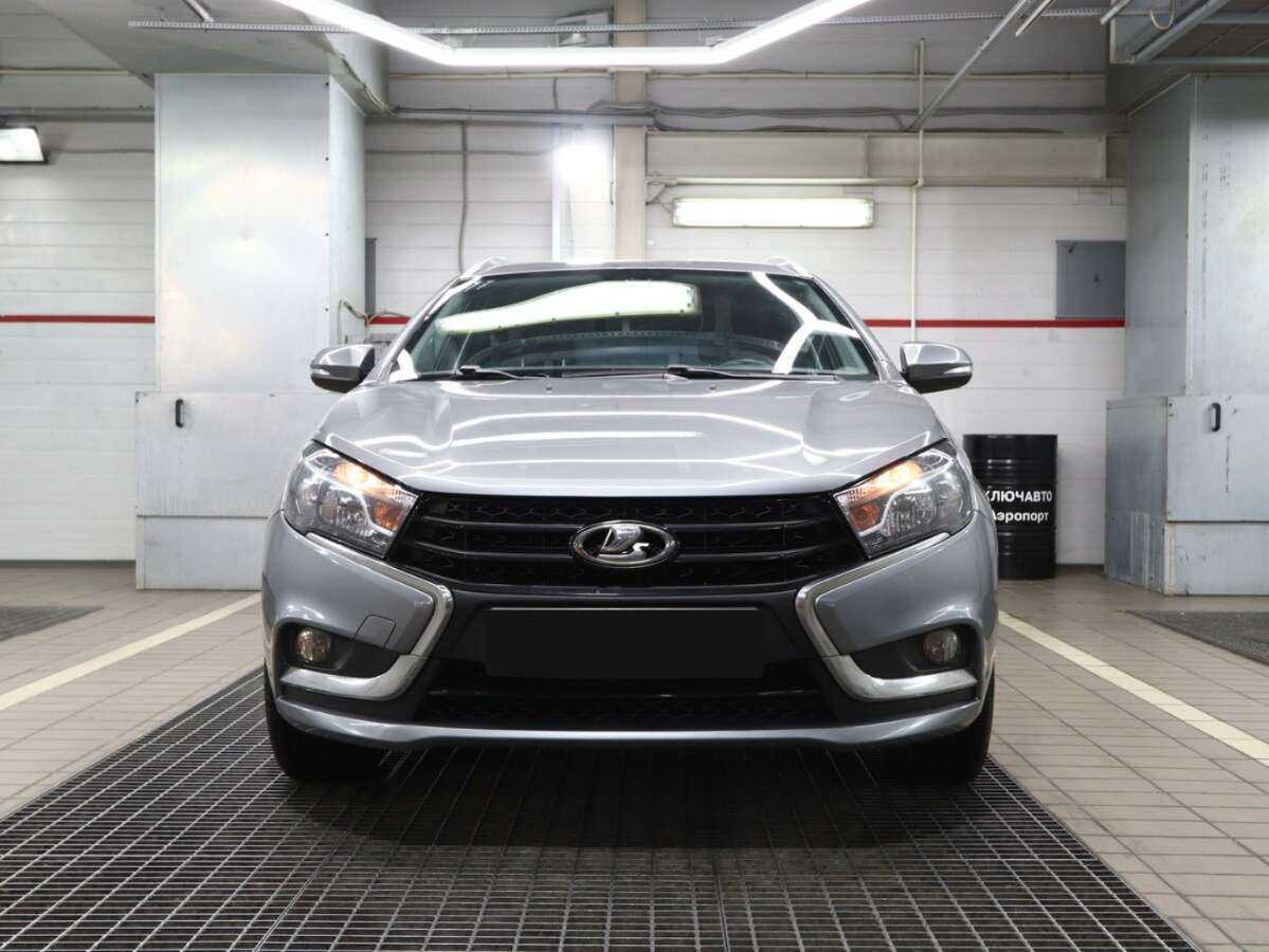 Лада (ВАЗ) Веста б/у, 2020, Механическая. Фото: #1