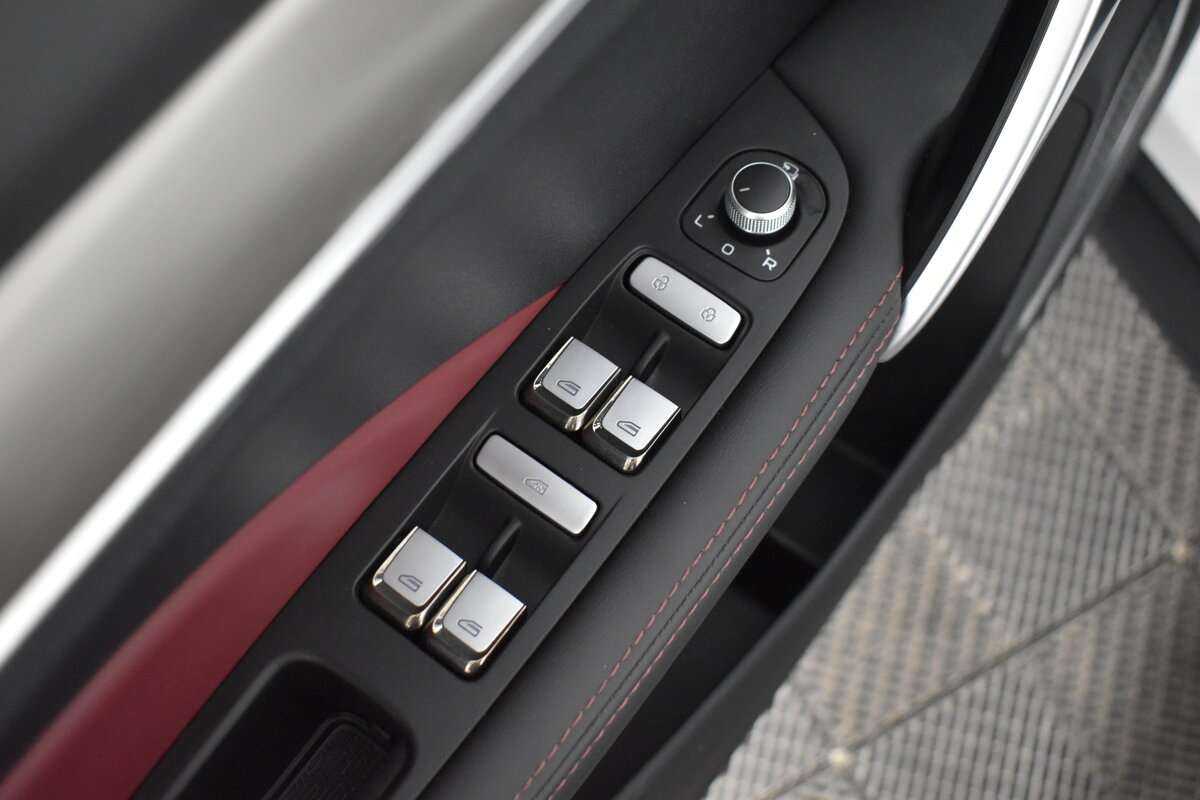 Geely Coolray б/у, 2023, Роботизированная. Фото: #10