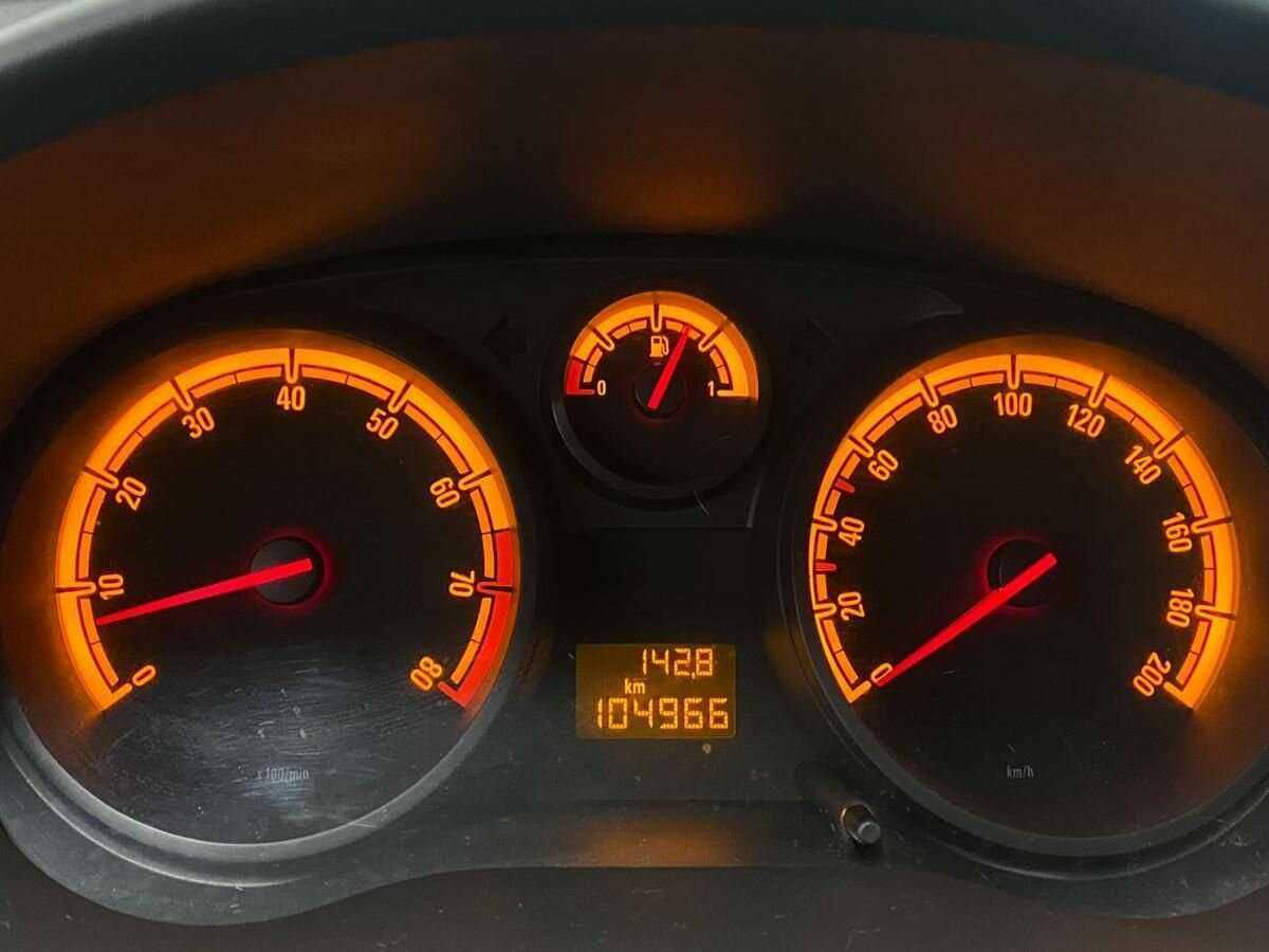 Opel Corsa б/у, 2012, Механическая. Фото: #11