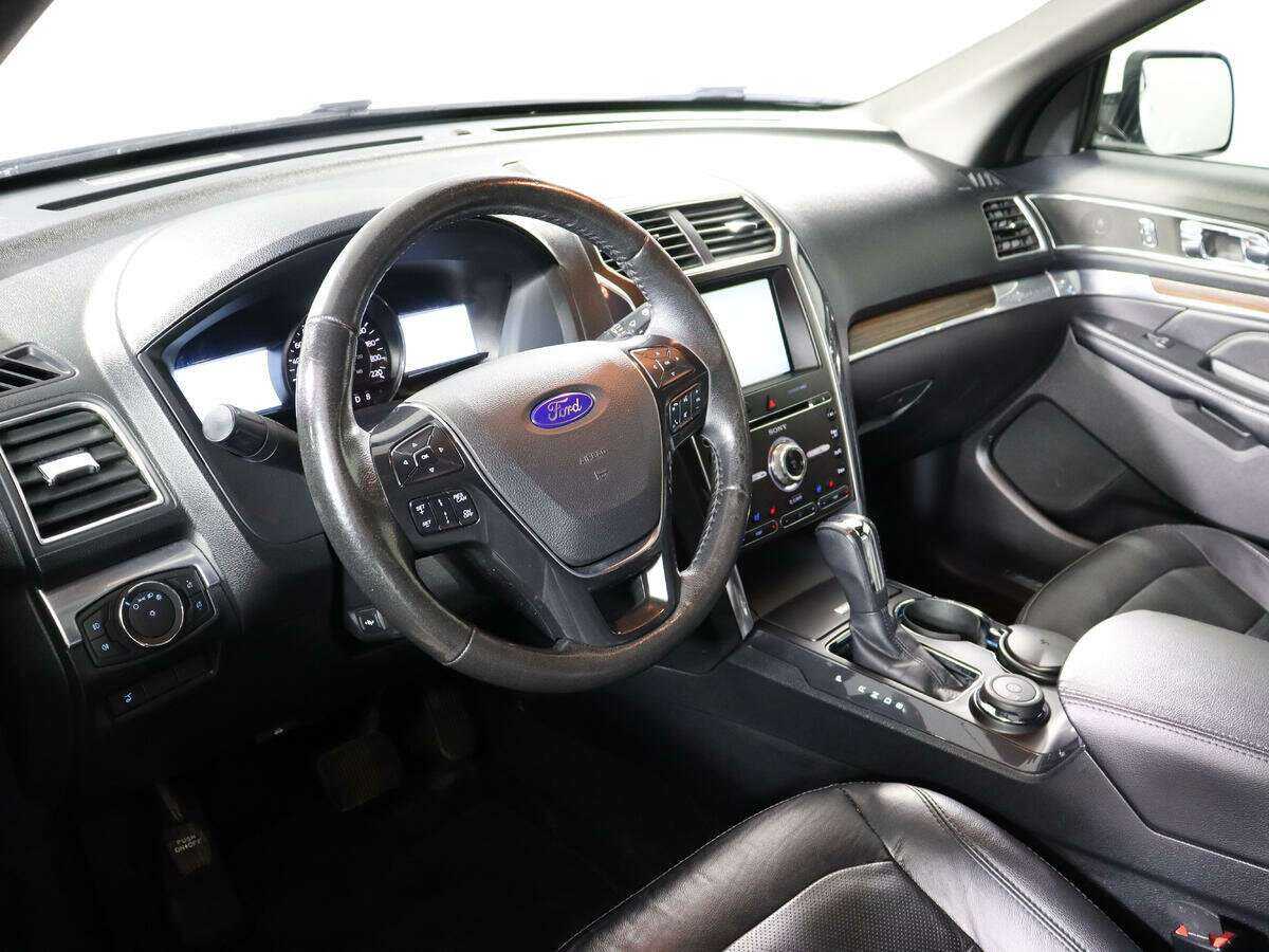 Ford Explorer б/у, 2016, Автоматическая. Фото: #12