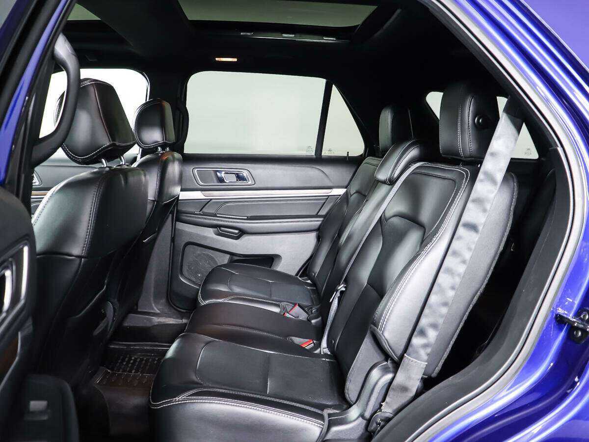 Ford Explorer б/у, 2017, Автоматическая. Фото: #10