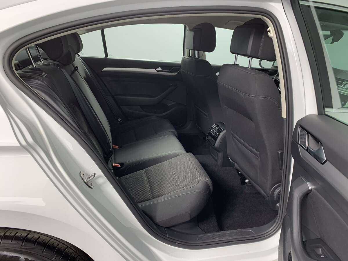 Volkswagen Passat б/у, 2019, Роботизированная. Фото: #15