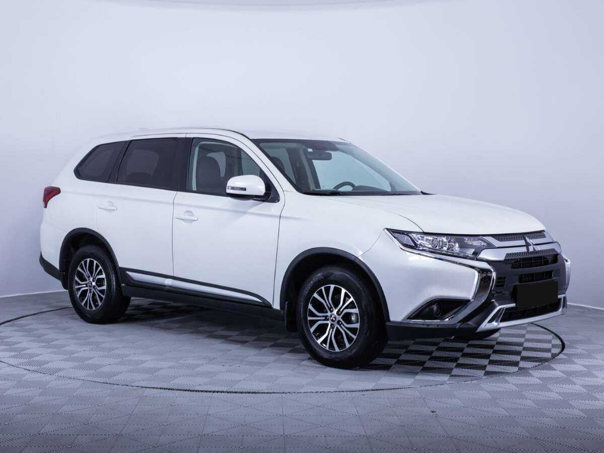 Mitsubishi Outlander б/у, 2020, Вариатор. Фото: #2