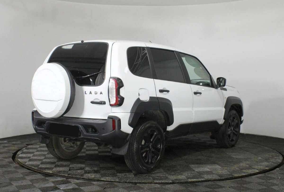 Lada (ВАЗ) Niva б/у, 2023, Механическая. Фото: #1