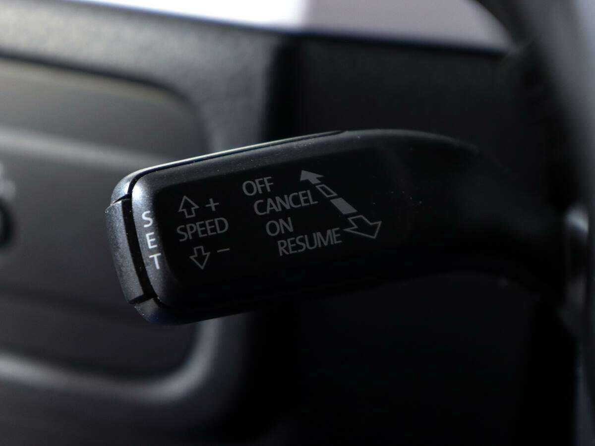 Volkswagen Touareg б/у, 2012, Автоматическая. Фото: #23