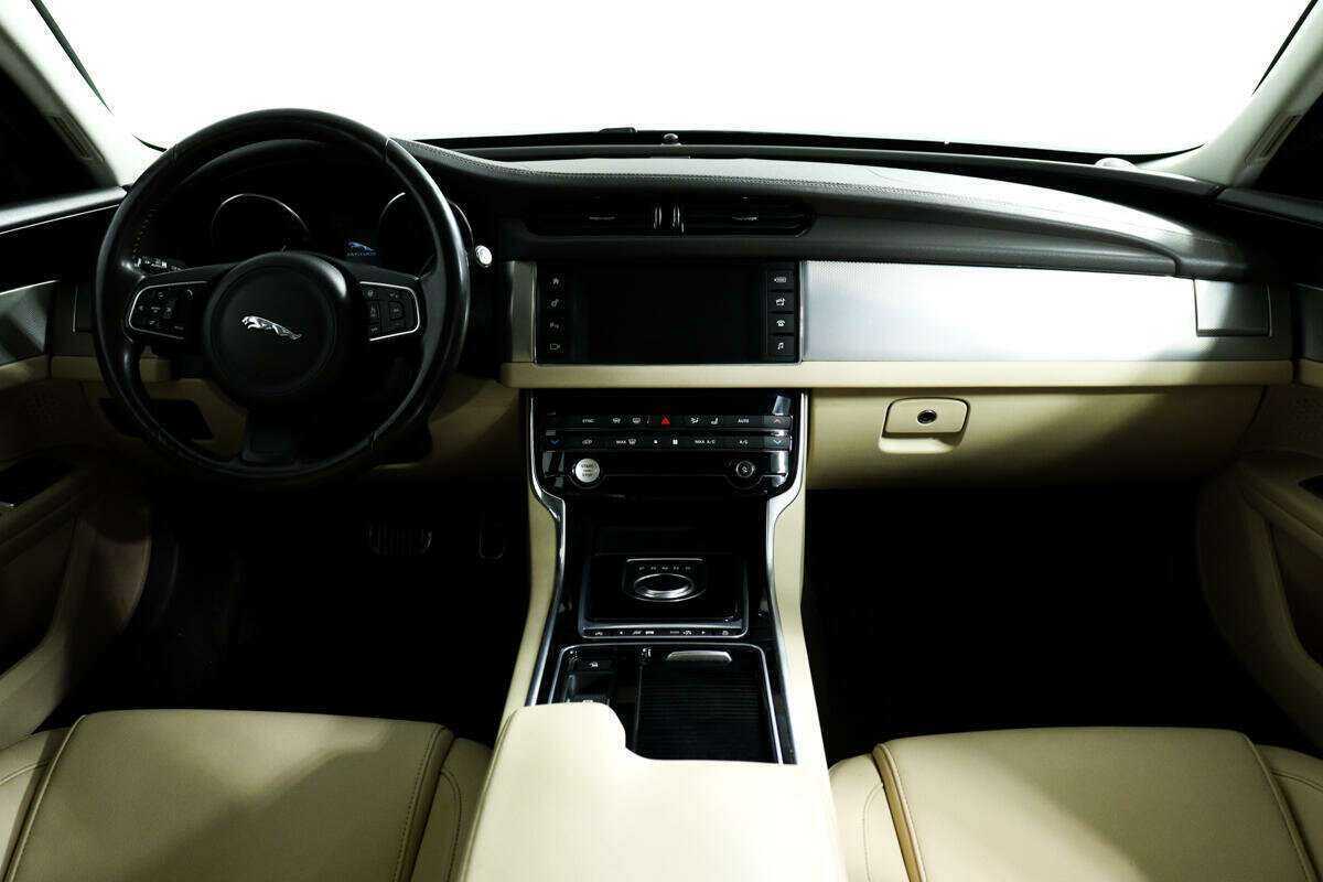 Jaguar XF б/у, 2016, Автоматическая. Фото: #10