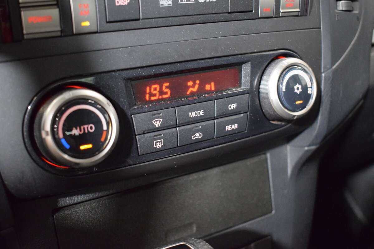 Mitsubishi Pajero б/у, 2014, Автоматическая. Фото: #18