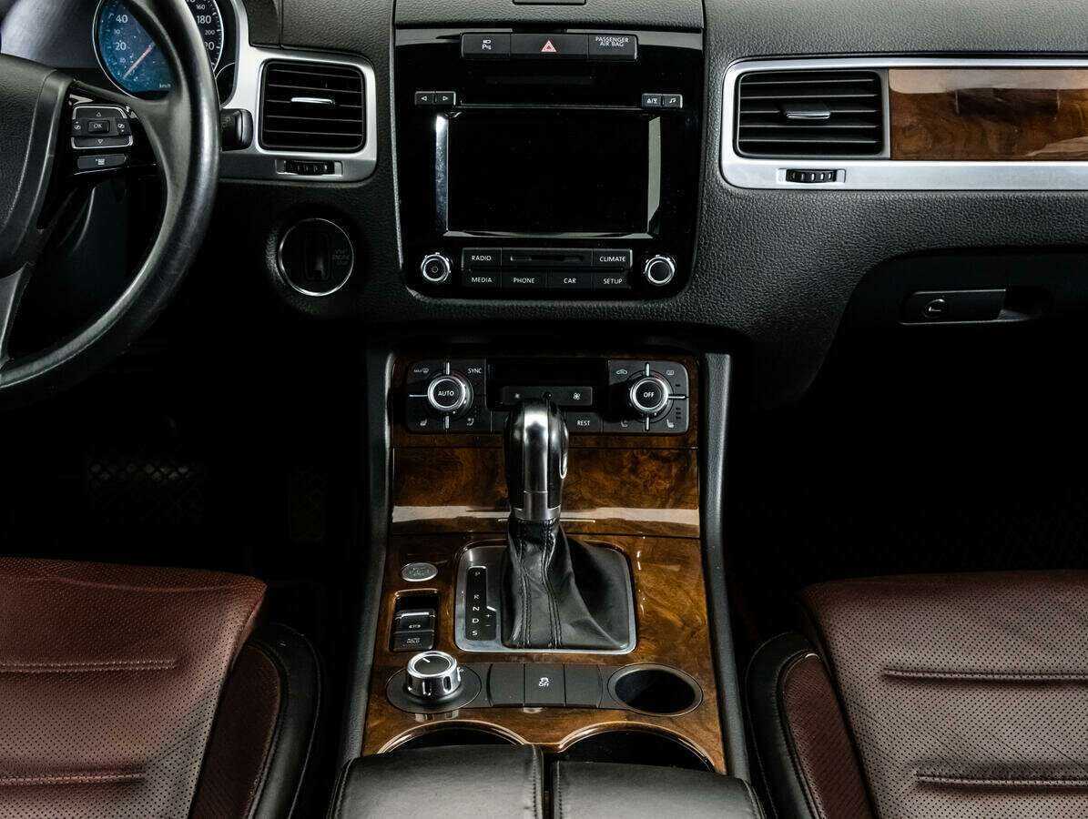 Volkswagen Touareg б/у, 2012, Автоматическая. Фото: #10
