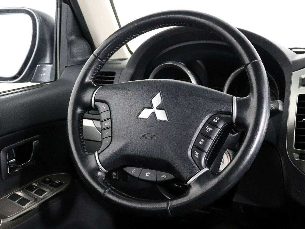 Mitsubishi Pajero б/у, 2018, Автоматическая. Фото: #12