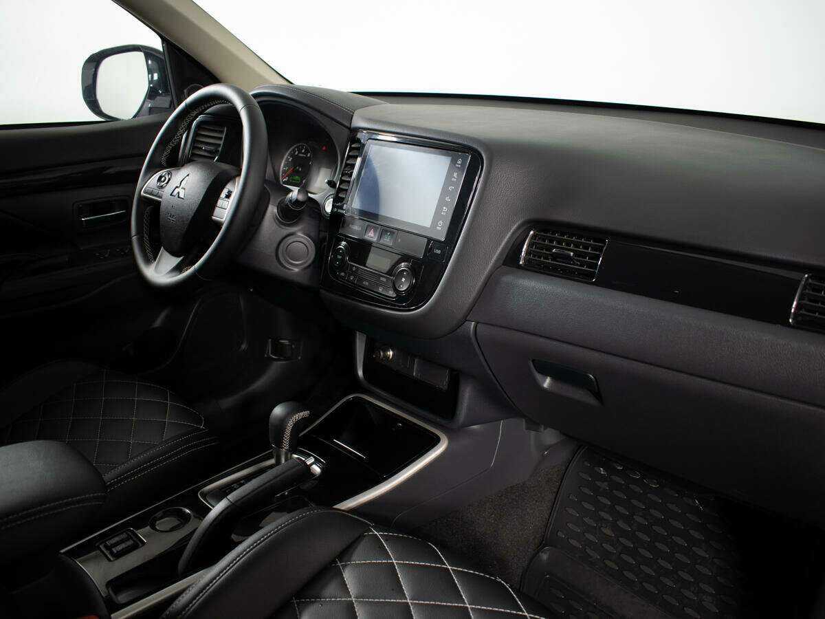 Mitsubishi Outlander б/у, 2022, Вариатор. Фото: #8