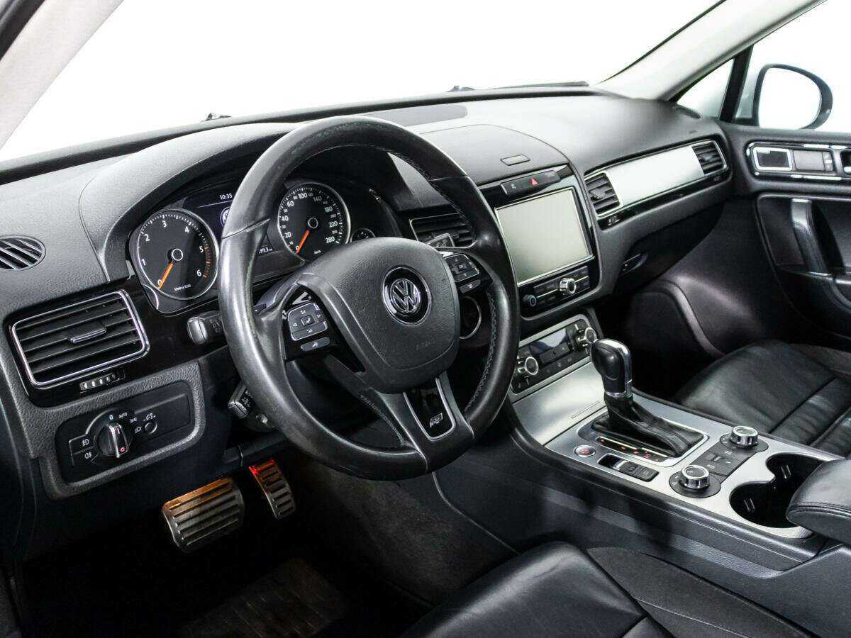 Volkswagen Touareg б/у, 2012, Автоматическая. Фото: #10