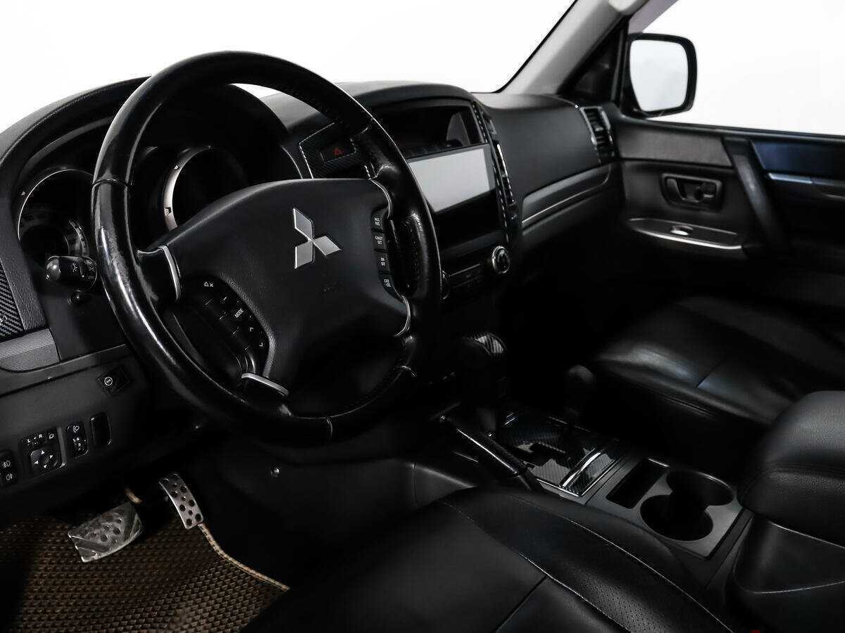 Mitsubishi Pajero б/у, 2013, Автоматическая. Фото: #8