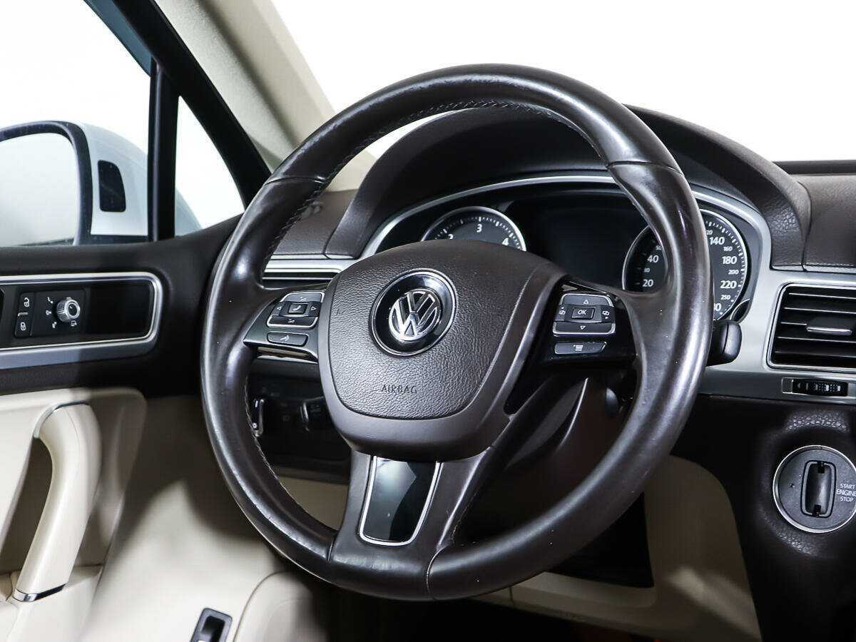 Volkswagen Touareg б/у, 2014, Автоматическая. Фото: #14