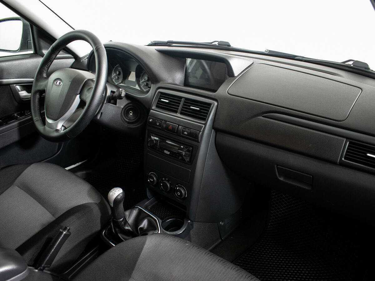 Lada (ВАЗ) Priora б/у, 2017, Механическая. Фото: #6