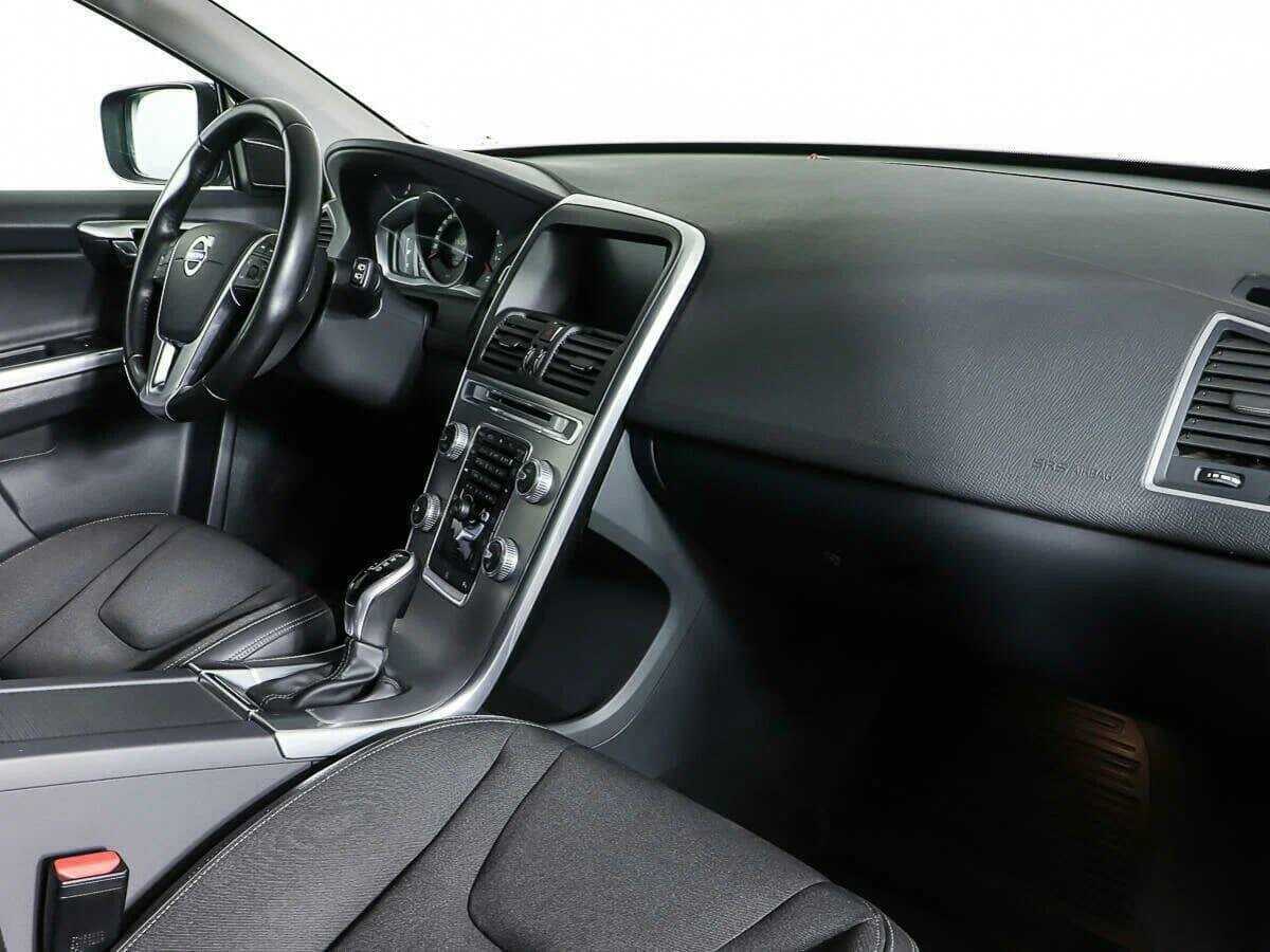 Volvo XC60 б/у, 2017, Автоматическая. Фото: #8