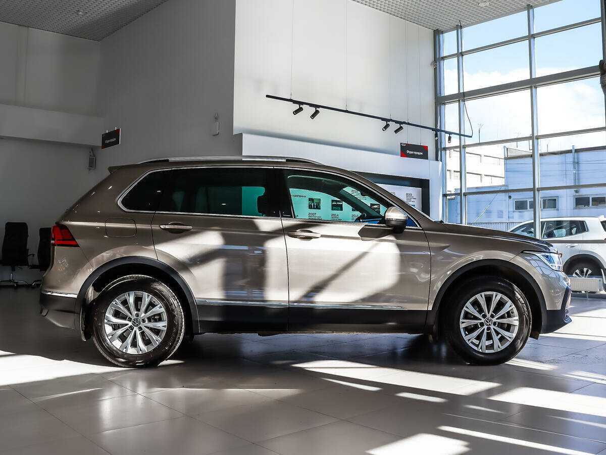 Volkswagen Tiguan б/у, 2021, Роботизированная. Фото: #3