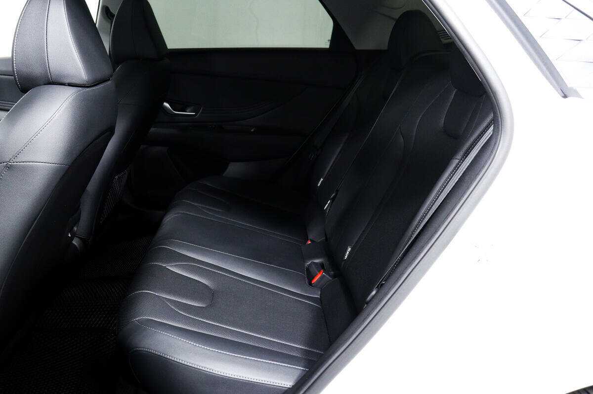 Hyundai Elantra б/у, 2023, Вариатор. Фото: #11