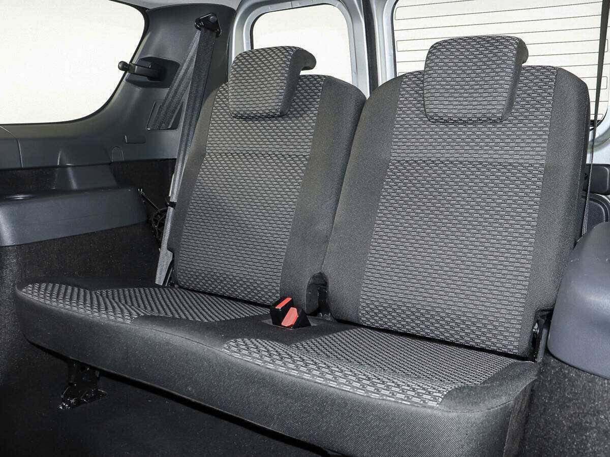 Лада (ВАЗ) Ларгус б/у, 2015, Механическая. Фото: #10